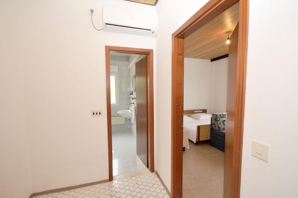 Apartments Marinko Trogir Kamer foto